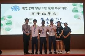 低位单打球星，篮板保障，更衣室核心。