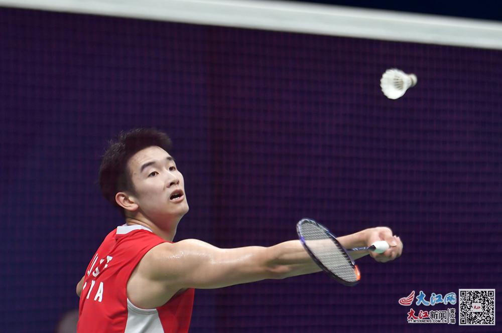 他不仅继续 他不仅继续